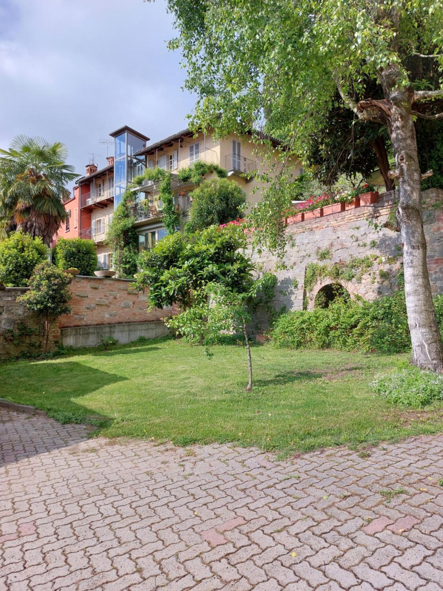 Апартаменти Il Giardino Di Olivia Guarene Екстер'єр фото